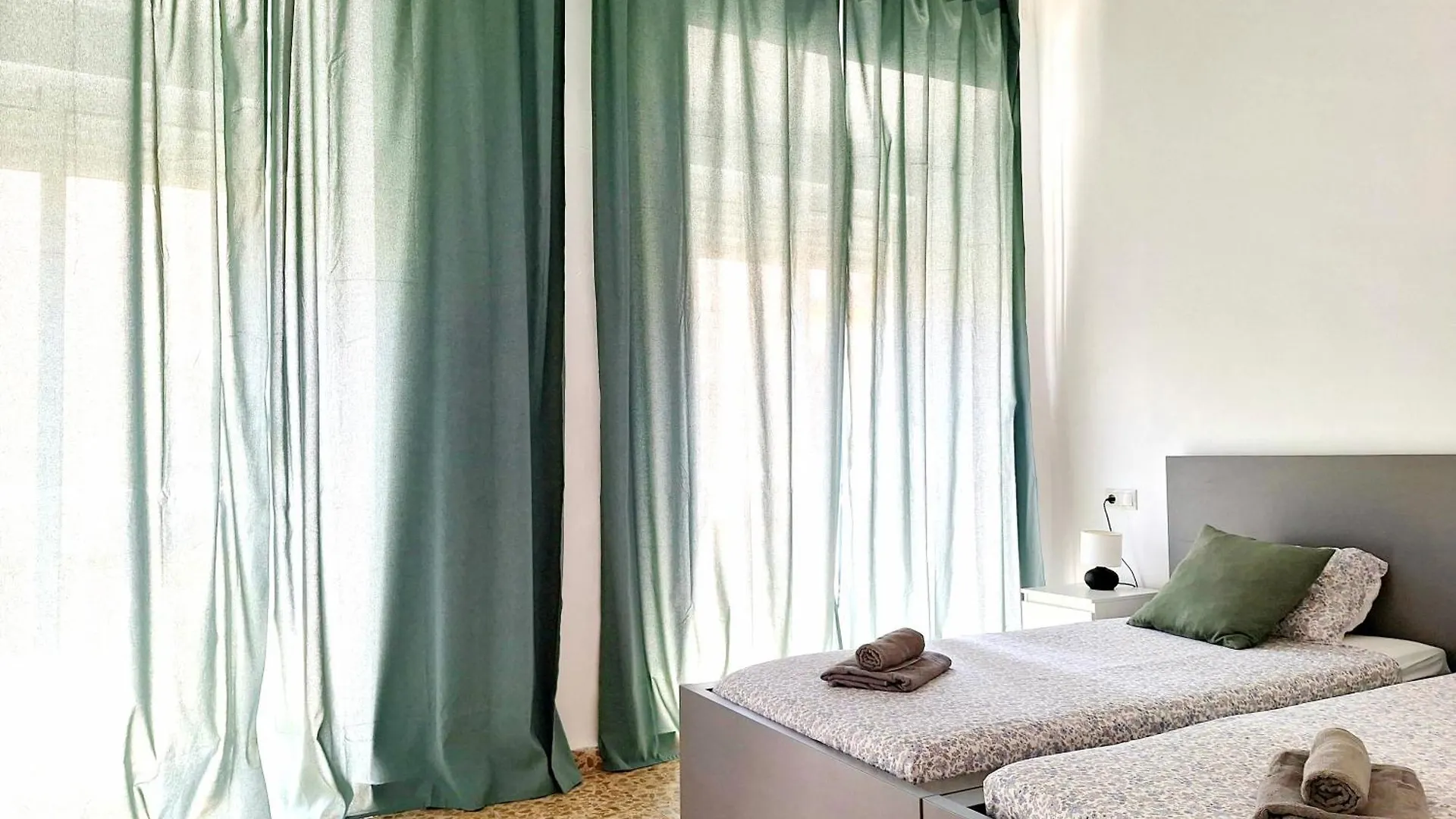 Sunny Malaga Centre Flats, 2 Options, With Balcony Or Terrace Apartment 0*,
