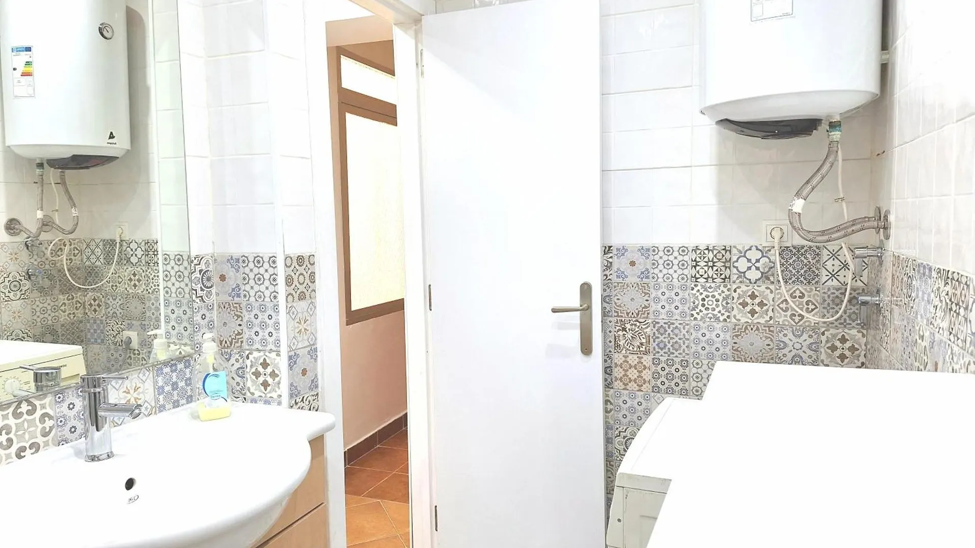 Sunny Malaga Centre Flats, 2 Options, With Balcony Or Terrace Apartment
